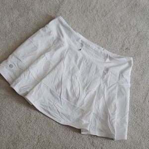 Lululemon pleated skirt, size 6, EUC
